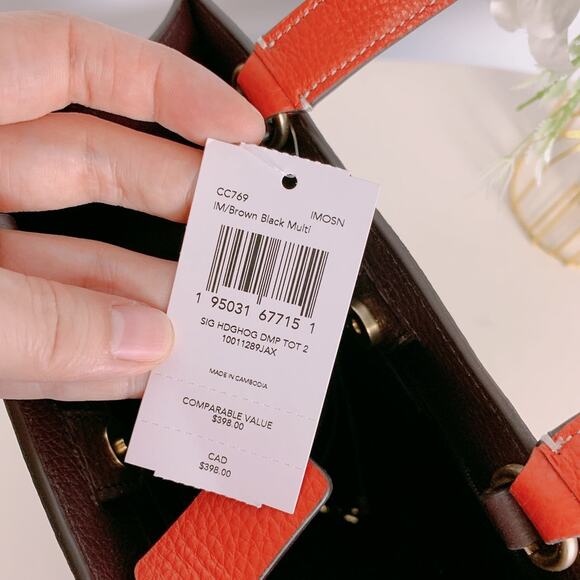 Dempsey Tote 22 In Signature Canvas With Hedgehog Print - Picture 7 of 7